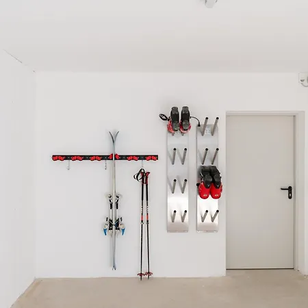 Mountain View - By Mynests * غوربمينغ